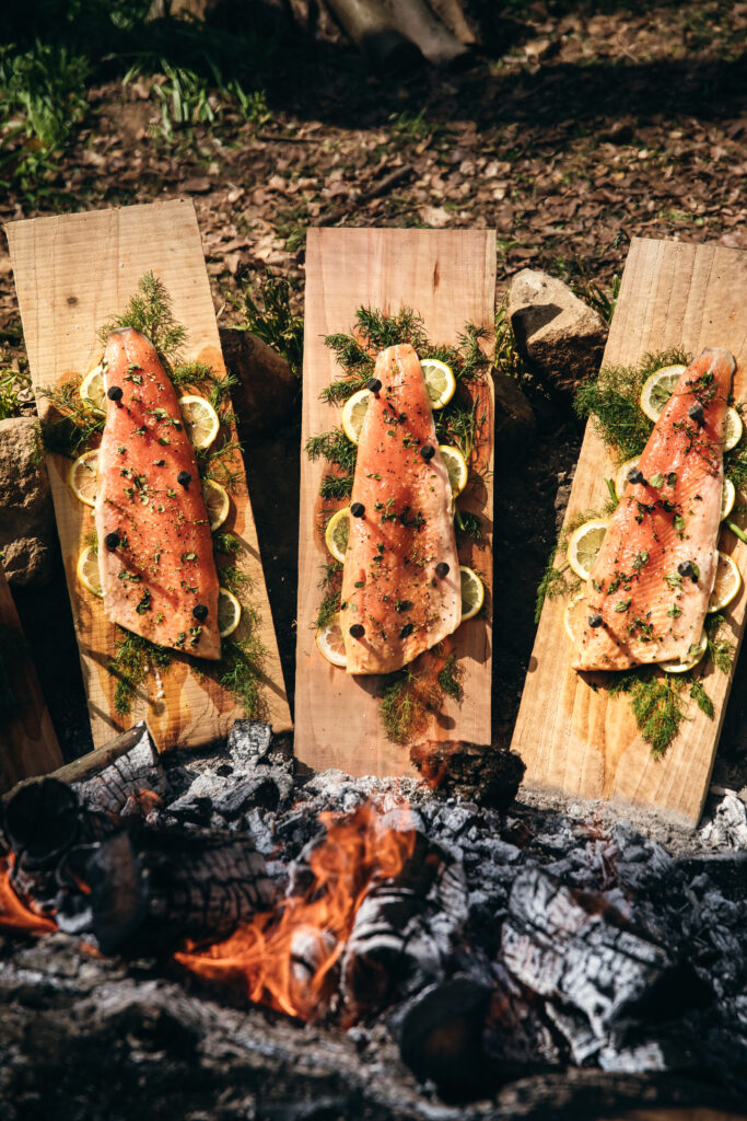 Nomadic dinner made of seasonal ingredients by in-house Chefs out in the Woodland